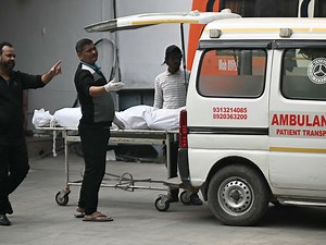 India car explosion: Blast hits congested street in Delhi's old quarter