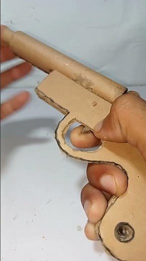 FLARE GUN THAT'S SHOOT!