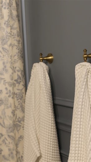 Samantha Farmer | DIY + Home Decor on Instagram: "Follow + Comment “shop” for links! Using a regular curtain as a shower curtain is a game changer, use this hack to add a liner and now any curtain can be used in your shower. #showercurtains #curtainhack #bathroomdecor #bathroominspo #bathroomhacks"