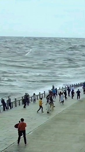 Nous sommes où ici ? #limbe #ville #repos #vacance #nouvelledestination #decouverte #nature #cameroon #afrique #tourisme #touriste #cameroun #afrique #africa #visitafrica #visiterlecameroun #voyageraucameroun #destinationcameroun #meilleuredestinationenafrique #decouvrirlafrique #blague #camerounais #voyage #discovercameroon #237 | Tourisme au Cameroun