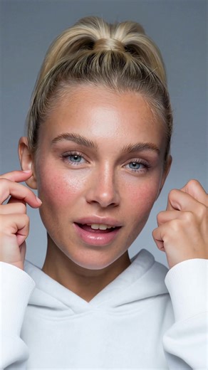 This look wasn’t filmed the traditional way…🤭 My AI twin created this transition for me. No camera setup. No burnout. No hours of retakes. Imagine creating scroll-stopping makeup transitions whenever you want — not whenever you have energy. More content. More consistency. More viral potential. Less effort. Less stress. Less time. If you’re a makeup lover this changes everything. Banana dreams does this, makes those transitions effortless with ready made makeup prompts. Link is in the bio ✨🍌📸 