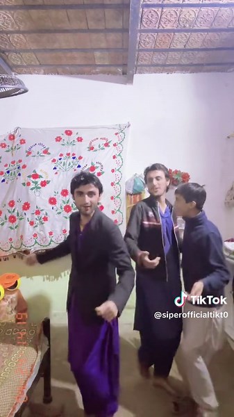 Ke te Dorian: Balkan Music Vibes