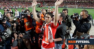 Rui Costa pendurou as botas há 15 anos: quem jogou com o maestro nesse dia | MAISFUTEBOL