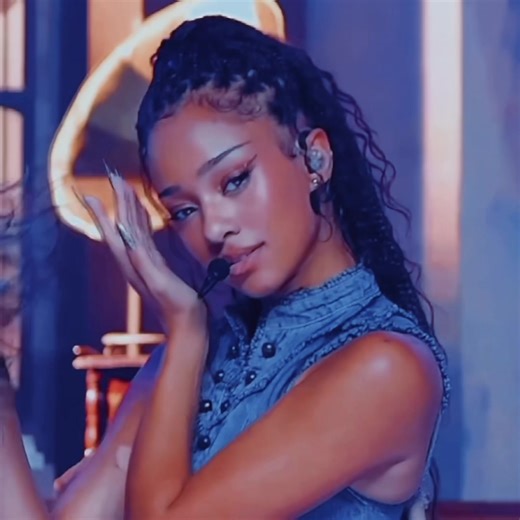 #MANON; litteral queen #katseye #manonbannerman #eyekons #katseye_touch #katseyeedit #manonedit #manonbannermanedit #eyekonedit #edit