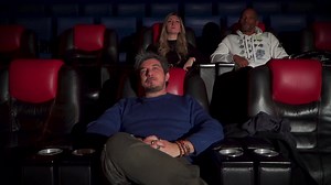 Lo schermo grande e luminoso, ci si dimentica dove si è seduti e tutto attorno è buio...la magia del cinema fa sempre un certo effetto ✨📽🎞 Vieni al cinema del Centro commerciale Parco Dora e goditi la gioia di vedere un bel film in relax e totale sicurezza 🤩 #parcodora #torino #cinema | Parco Commerciale Dora