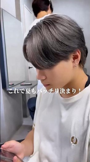 根本が伸び切った状態からリタッチブリーチをしてダークグレーカラーに！色落ち過程も楽しめる最高のカラー😊 #メンズカラー #メンズグレー #グレーアッシュ