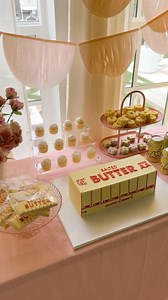 Setting a BUTTER-themed birthday party! My daughter has been loving butter lately. She loves it so much she even named one of her stuffed animals, Butter!This was actually very difficult to figure out because not many stores are selling butter balloons and party decor😂 I ended up crafting a lot of it myself, including this giant butter stick and the butter vases. Then we leaned into the yellow color for the balloon garland and tablecloths!I ordered the cake and cookies from @crumbybakeshop and 
