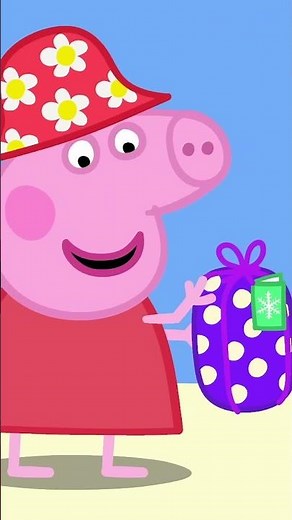 Surfing Santa 🎄🌊 #Shorts #PeppaPig #Christmas