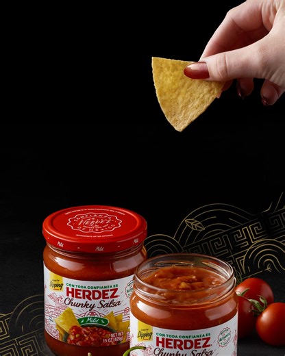 Authentic Mexican flavor with every dip of the chip. HERDEZ® Chunky Salsa - from Mexico's #1 salsa brand. | Herdez Brand