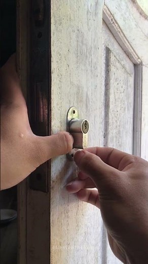 How to Remove a Door Lock Cylinder 🔧
