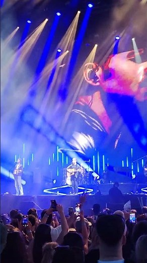 All I want is nothing more. To hear you knocking at my door #kodaline #alliwant #livemusic 📹: Gosia