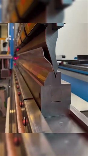 Perfect Hem Bending Technique | Press Brake in Action 🔧#tools #tech #pressbrake #bending #shorts