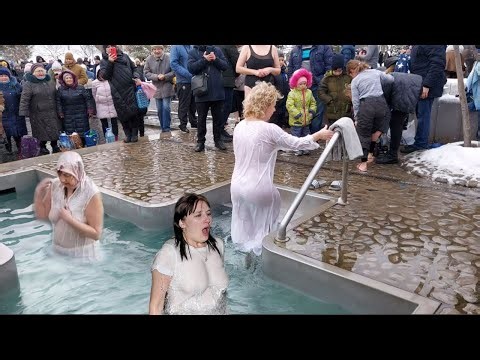ICE HOLE BATHING | Girls bathe in cold water | SWIMMING WINTER | Epiphany Baptism 2026