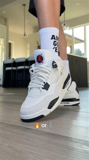 Air Jordan 4 Flight Club