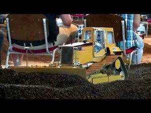 CAT D6 rc THIS IS RC DOZER IN HARD ACTION SUPER MODEL STUNNING MODEL SICK MODEL