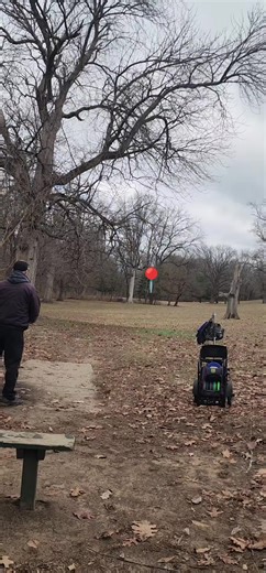 Project Left Hand Throwing a Champion Beast on #3 and absolutely loved the flight. Just need to keep working on the technique and then velocity. #projectlefthand #winterdiscgolf #discgolf