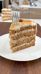 Comment “banana cake” for this Banana Cake With Caramel Cream Cheese Frosting. #bananacake #caramelcreamcheesefrosting #cake #bananabread #bakingrecipe #homemade #easyrecipe #desserts | The Salty Cooker