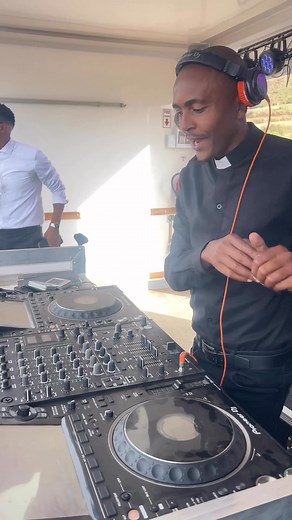 20K views · 952 reactions | BASA - Ke cheseho #Dj Thizozo Catholic Jubilee Fun was had at church dis past sunday | Topi De Legends Ntho | Facebook