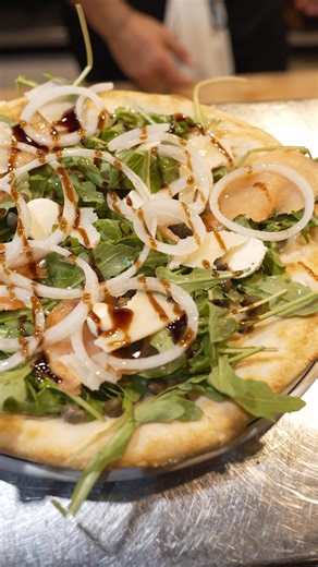 rabaischocs vous présente... Pasta Express Fleury! 🍝 📍 1501 Rue Fleury E, Montréal, QC H2C 1S5 En partenariat avec Promenade Fleury , cette adresse italienne est une perle rare pour les amoureux de cuisine maison rapide, généreuse et authentique. Pâtes fraîches, sauces préparées avec soin et portions qui font sourire. 🔗 Explore le menu ici : https://www.pasta-express-fleury.com/ Dis-nous : t’es plus penne rosée, spaghetti bolognaise ou lasagne au four? 👇 | rabaischocs.com