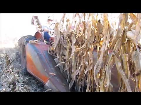 Allis Chalmers 33 Corn Picker 2016