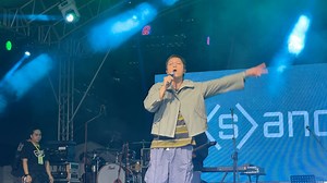 34K views · 627 reactions | MERON LANG BETAMAX!  OPM alternative rock band Sandwich kicks off their setlist with “Betamax” performance at the Philippine STAR’s #TruthFestival2024 in Bridgetowne, Pasig on Sunday. (Video by Rona Amparo/The Philippine STAR) | Philippine Star | Facebook