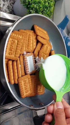Make such a unique new recipe from 10 rupee biscuits that you might have never eaten or seen befo...