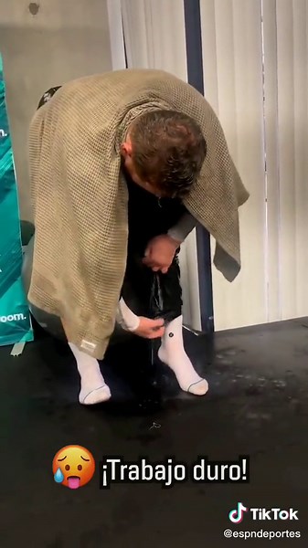 Así suda un campeón. 💦 #canelo #box #boxeo (vía Canelo/IG)