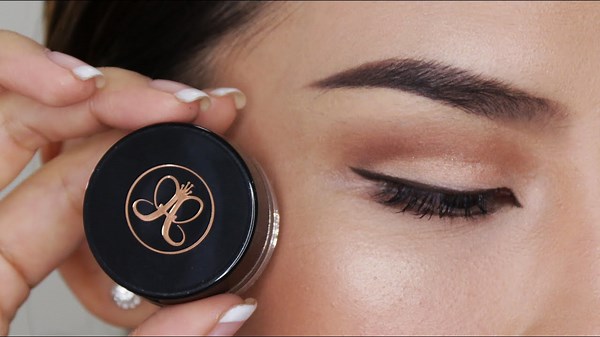 Anastasia Dipbrow Pomade: Step-by-Step Application