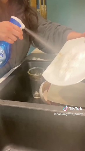 Effortless Cleaning with Dawn Powerwash Dish Spray