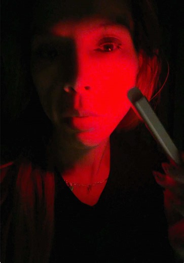 Red light therapy microcurrent facial wand 💥 Ultimate skincare hack. Instant lift. Depuff undereye bags. And smoother skin texture. #redlight #facialtreatment #microcurrent #facecardneverdeclines #antiagingskincare @Solawave redlight facial wand @Goli® Nutrition probiotic gummies glow up Giftset for instant face lifting and depuffing lymphatic drainage