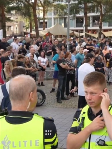 Napięta sytuacja w Apeldoorn! Tłumy manifestowały przeciwko przyjmowaniu uchodźców! #news #holandia #polacywholandii