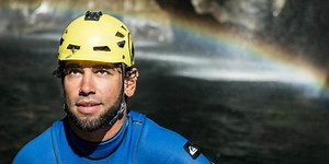 Watch this extreme adventurer jump a world-record 193 feet off a cliff