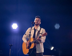 6.3K views · 627 reactions | I want to go deeper, I want to go further I want more of You, Lord Voy más profundo, mucho más lejos Quiero más de Ti Dios #Linger #NightOfWorship Watch “Linger” in Spanish + English from our Night of Worship on IGTV or click the “Night of Worship” link in our profile to watch the full video on the GatewayChurchTV YouTube channel. | Gateway Worship | Facebook