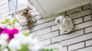 Achtung, Kamera: Selbst Attrappe am Haus kann verboten sein