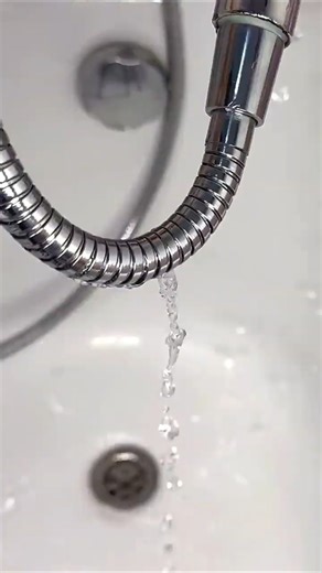 Mẹo Sửa Dây Sen Tắm Bị Xì Nước | Fix Leaking Shower Hose Quick #Shorts