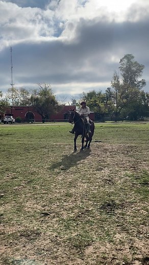 Videos de VANE DEL RÍO (@vanedelrio00) con “sonido original - VANE DEL RÍO”