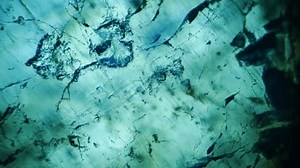 clip-3534742633-rock-crystal-sio2-symbolizes-clarity-healing-hardness