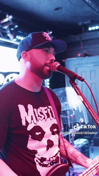 I Miss You Live: Blink-182's Emotional Performance 2025