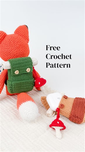 Free Pattern ✨ Crochet a Mini Backpack 🎒 #crochetkeychain #crochetbagcharm #crochetbeginners