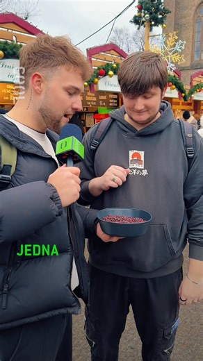 Luštěniny, čočka na kyselo, hrachovka nebo fazolový guláš? Buď to miluješ nebo ne..🧐 Popelka třídila hrách, my dneska třídíli právě luštěniny od @podravka_cz a jídla uvedený nahoře by stopro schválila! ✅Malej disclaimer, ty fazole fakt přebírat nemusíte, jen aby bylo jasno🤝 Jsou syté, plné živin, friendly k planetě a hlavně nebolí peněženku.🥰 V roce 2025 už víme, že tyhle tradiční jídla nejsou jen pro babičky, ale lowkey smart choice. 🫶🌱 #primacool #podravkacz #spoluprace | Prima COOL