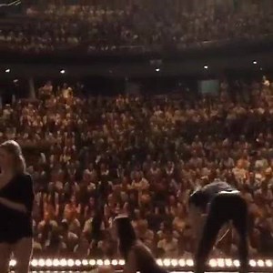 103 reactions · 3 comments | We love a good Mexican wave. Janessa Dufty has 'Framed Her Day' for you, filmed here having some fun at our Sydney #SDCFrame schools matinee. If you're a high school student or teacher in Canberra or Melbourne, you can attend our school matinees too! Visit SydneyDanceCompany.com/Danc-ED #SDCDancED | Sydney Dance Company | Facebook