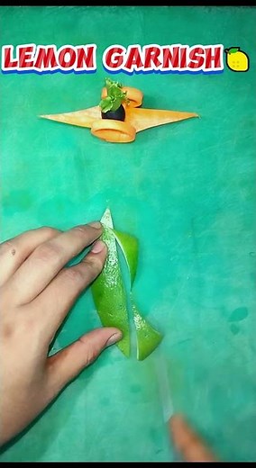 Lemon 🍋 Garnish 🍹 How to make lemon garnish 🔪 for cocktails and mocktails🍹#shorts #art #carving