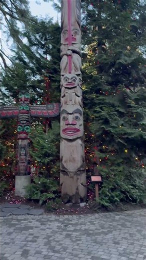 Canadian native totems 🇨🇦