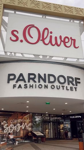 Ein Tag im Parndorf Fashion Outlet! 🛍🫶🏼 Dich erwarten viele coole Marken, tolle Angebote und ein einzigartiges Shopping-Erlebnis! Vergiss nicht, die Parndorf Fashion Outlet App zu downloaden, um dir exklusive Goodies zu sichern. Von 23.09.-01.10. findet der VIP Sale statt, also melde dich noch schnell in der APP als VIP Mitglied an und erhalte -20% vom Outletpreis in allen teilnehmenden Shops! | Parndorf Fashion Outlet