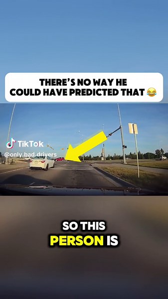 Idiot driver cant see the lane guides… #dashcam #baddriver #terribledrivers #wrongway #driving