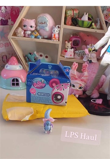 We love the random golden hour moments that I had to edit to match ☀️ #lps #lpstiktok #lpscollection #lpstok #lpscollector #lpscommunity #littlestpetshop #littlestpetshops #littlestpetshopcollection #littlestpetshoptiktok #littlestpetshopcommunity #littlestpetshopcollector