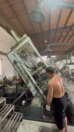 Gravity Casting Machine - Rotary Exhaust