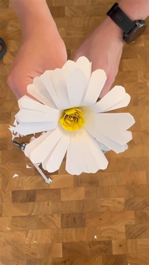 Fabrication facile de fleurs en papier, Comment fabriquer facilement des fleurs en papier - DIY TUTO