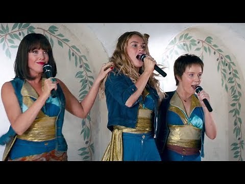 LILY JAMES Sings 'Mamma Mia' in MAMMA MIA! 2