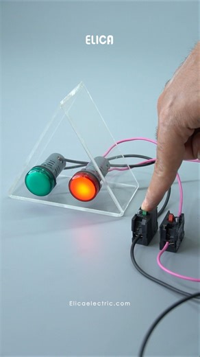 How does the ZB2BE101 auxiliary contact work?